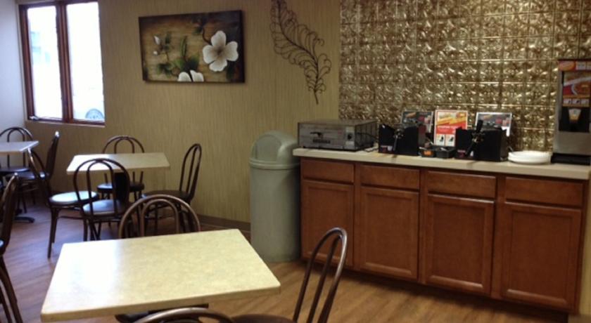 Отель Expressway Inn Bismarck