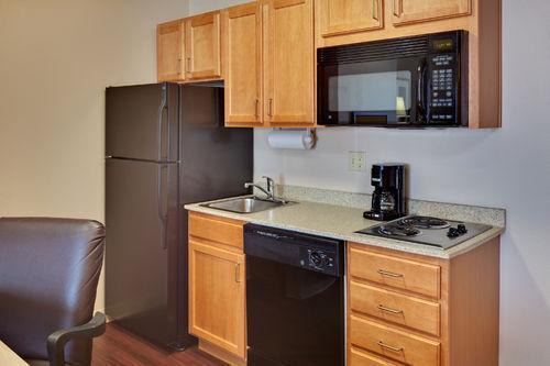 Отель Candlewood Suites Fargo-North Dakota State University