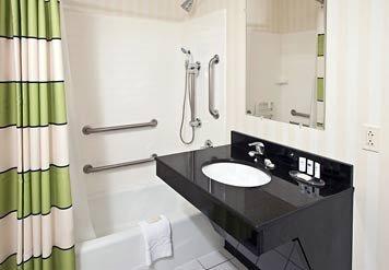 Отель Fairfield Inn and Suites by Marriott Portsmouth Exeter