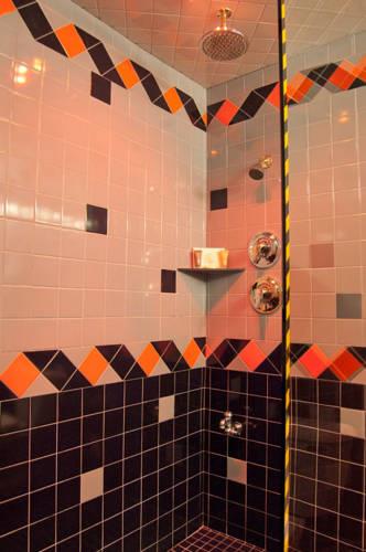 Отель Adventure Suites
