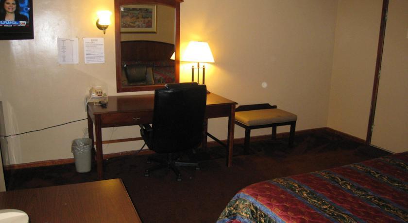 Отель Travel Inn & Suites Flemington