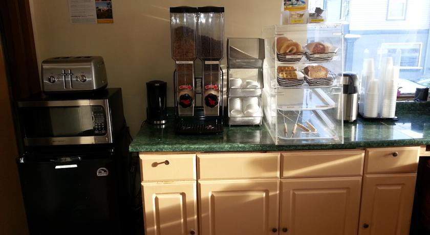 Отель Econo Lodge Fort Lee