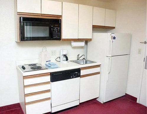 Отель Candlewood Suites Parsippany-Morris Plains