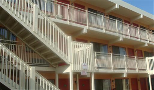 Отель Seaside Sands Inn