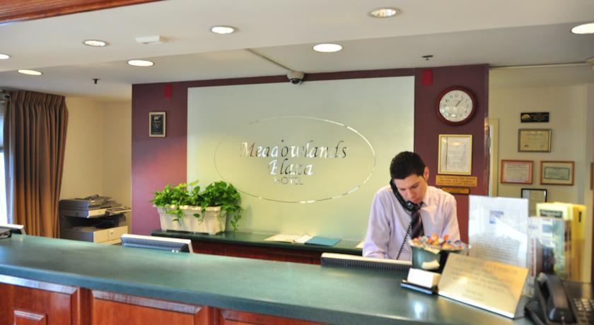Отель Meadowlands Plaza Hotel