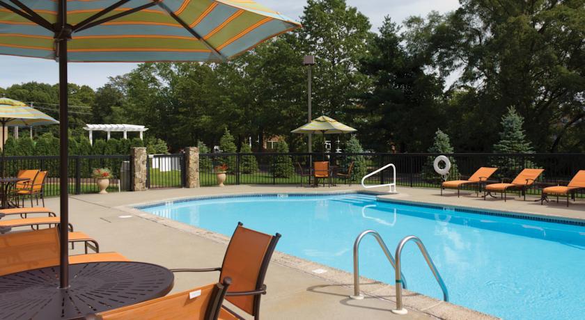 Отель DoubleTree by Hilton Tinton Falls-Eatontown