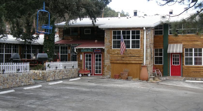 Отель Sitzmark Chalet Inn