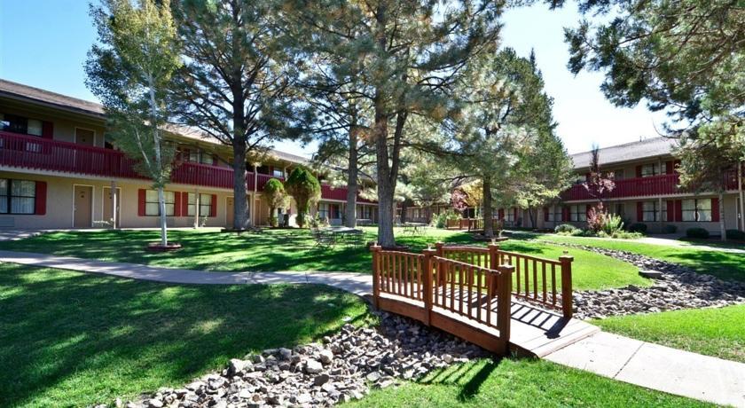 Отель Best Western Pine Springs Inn