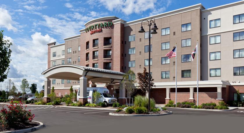 Отель Courtyard by Marriott Buffalo Airport