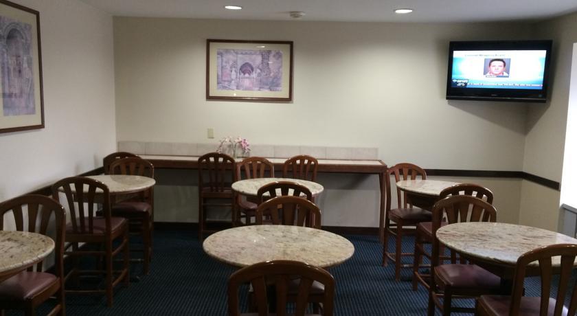 Отель Microtel Inn