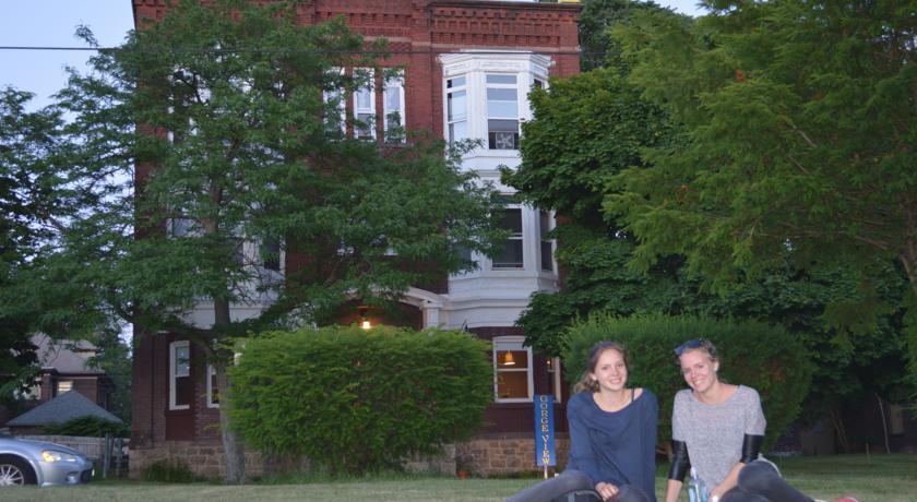Хостел Red Lounge Hostel Niagara Falls