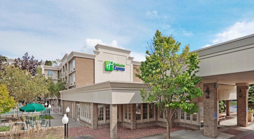 Отель Holiday Inn Express Poughkeepsie