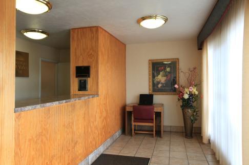 Отель Americas Best Value Inn Ashtabula Austinburg
