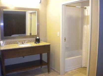 Отель Hampton Inn & Suites Cincinnati Uptown - University Area