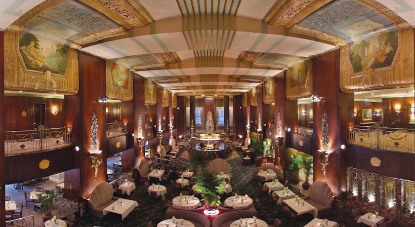 Отель Hilton Cincinnati Netherland Plaza