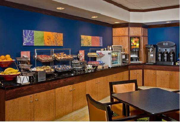 Отель Fairfield Inn & Suites by Marriott Marietta
