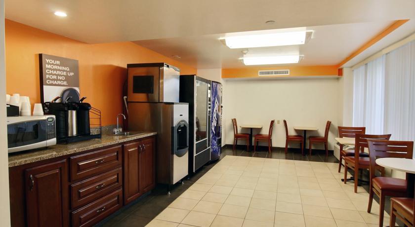 Отель Motel 6 - Cleveland - Willoughby