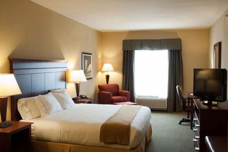 Отель Holiday Inn Express & Suites Poteau