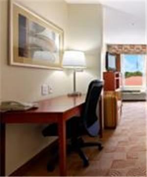 Отель Baymont Inn and Suites Savannah South