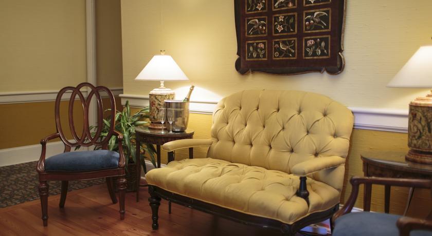 Мини-отель East Bay Inn