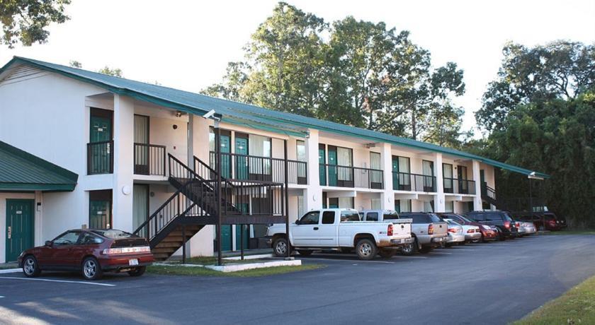 Отель Relax Inn Savannah