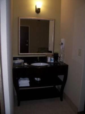 Отель Magnolia Inn & Suites