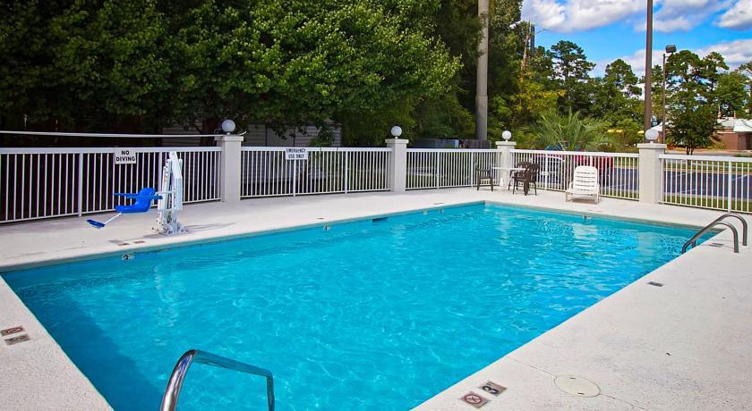 Отель Microtel Inn & Suites Savannah Pooler