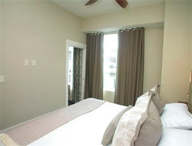 Апартаменты Studio Homes at Ellis Square
