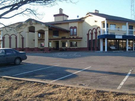 Отель Tulsa Inn & Suites