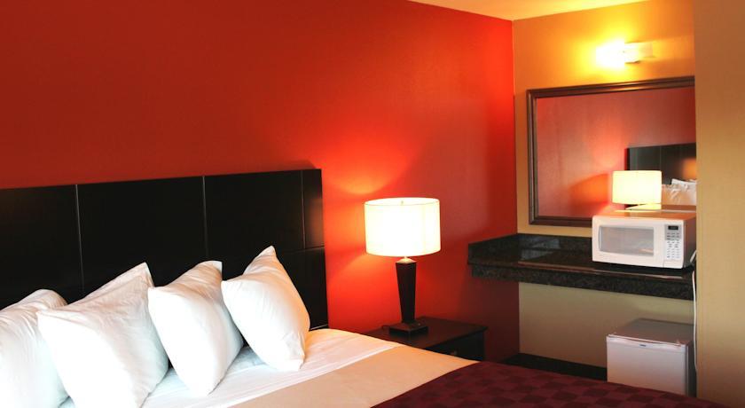Отель America's Best Inns & Suites - Aloha
