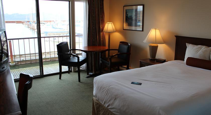 Отель Astoria Riverwalk Inn