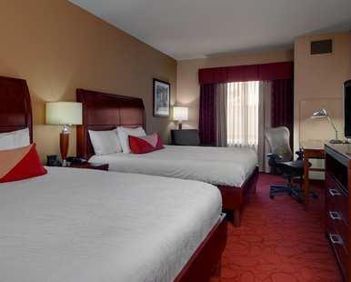 Отель Hilton Garden Inn Milwaukee Airport