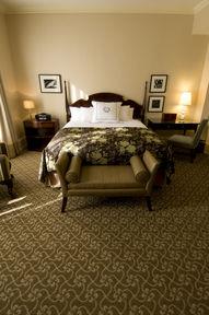 Отель The Pfister Hotel