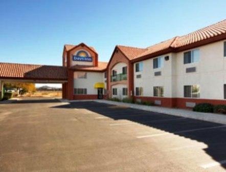 Отель Days Inn Phoenix North