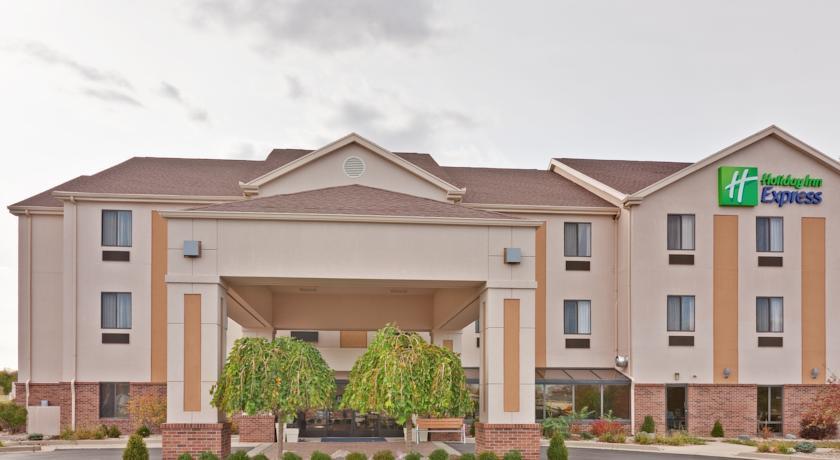 Отель Holiday Inn Express Hotel & Suites Brookville