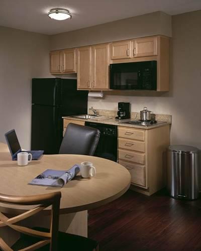 Отель Candlewood Suites Chambersburg