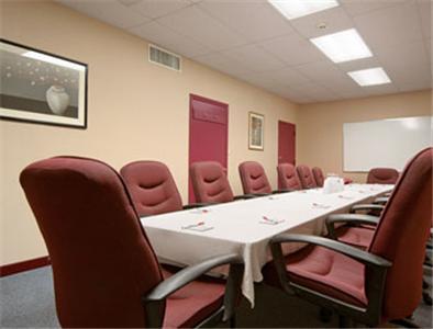 Отель Ramada Hazleton