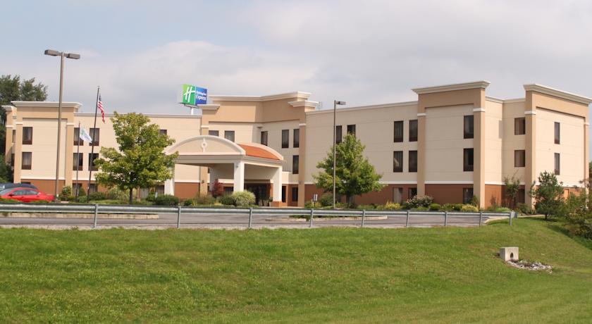 Отель Holiday Inn Express Lewisburg - New Columbia