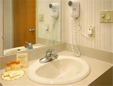 Отель Days Inn Lancaster Dutch Country