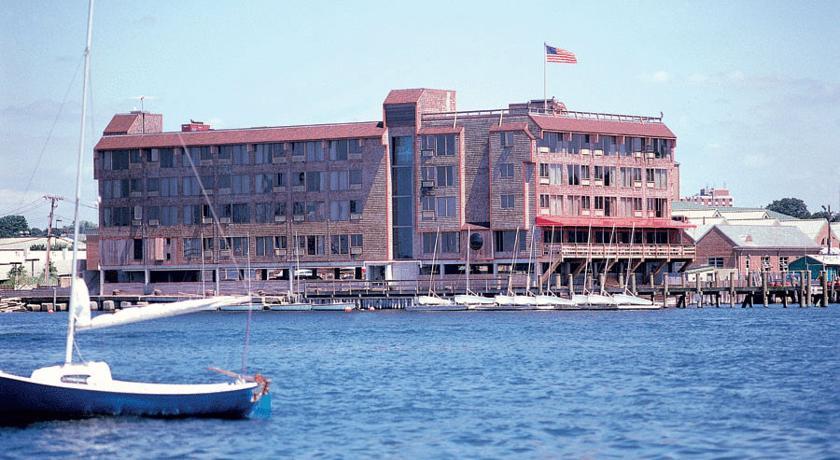 Отель Wyndham Inn on Long Wharf