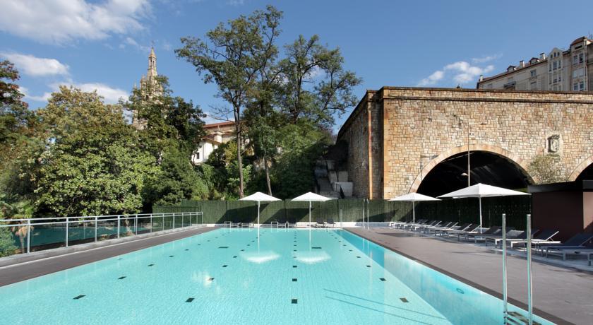 Отель Holiday Inn Bilbao