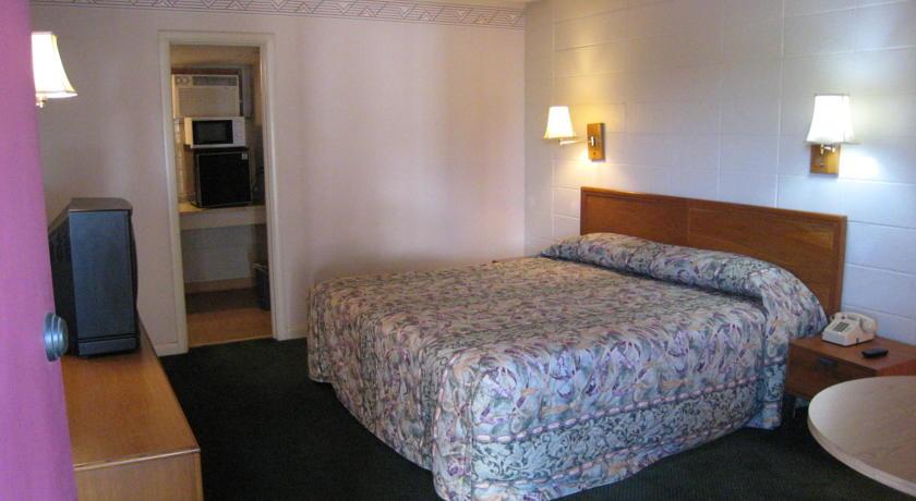 Отель Deluxe Inn
