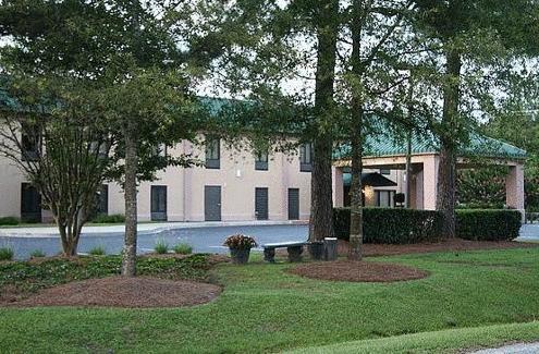 Отель Holiday Inn Express Charleston-Moncks Corner