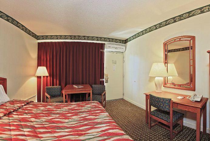 Отель Econo Lodge Sumter