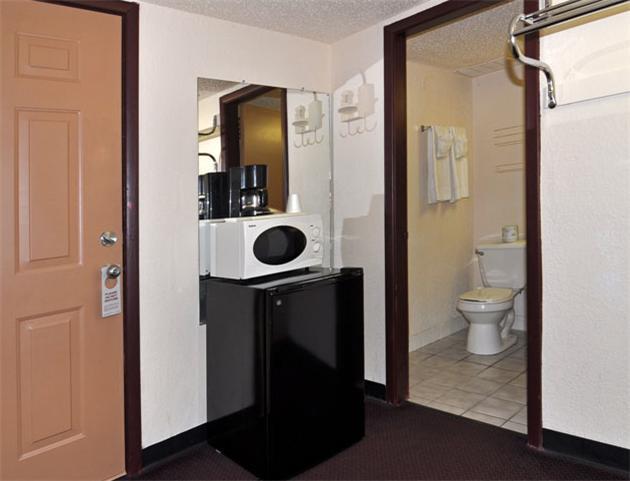 Отель Economy Inn Ardmore