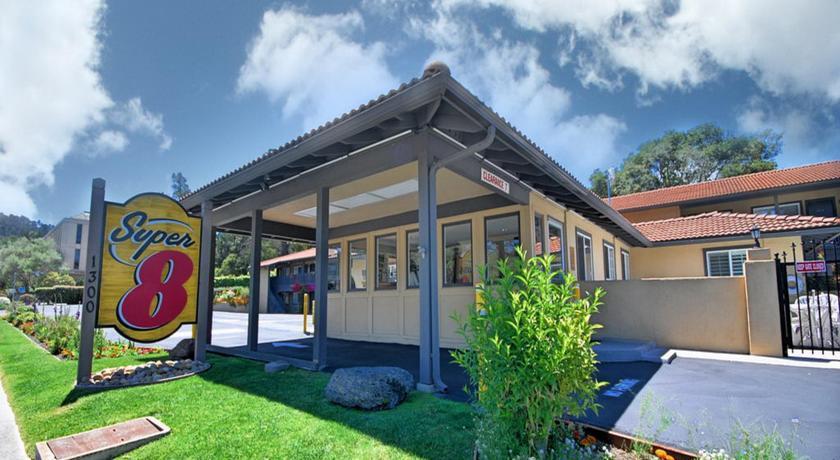 Отель Super 8 Monterey Carmel