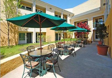 Отель Econo Lodge Riverside