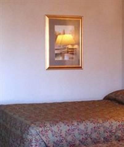 Отель Luxury Inn & Suites