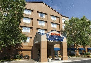 Отель Fairfield Inn & Suites Atlanta Perimeter Center