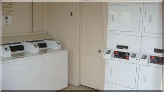 Отель Bays Inn and Suites
